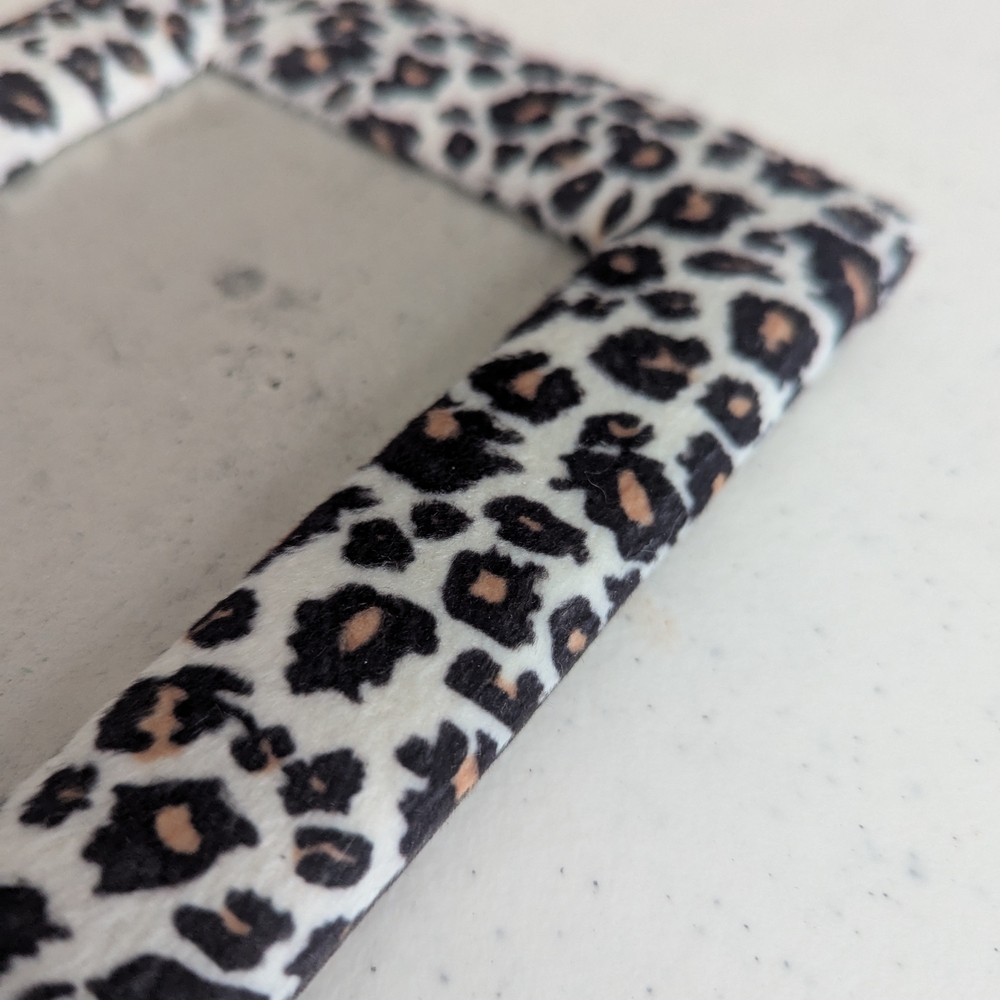 Y2K Funky Leopard Print Picture Frame - Picture 3 of 3